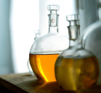 huile-essentielle-aromatherapie.jpg